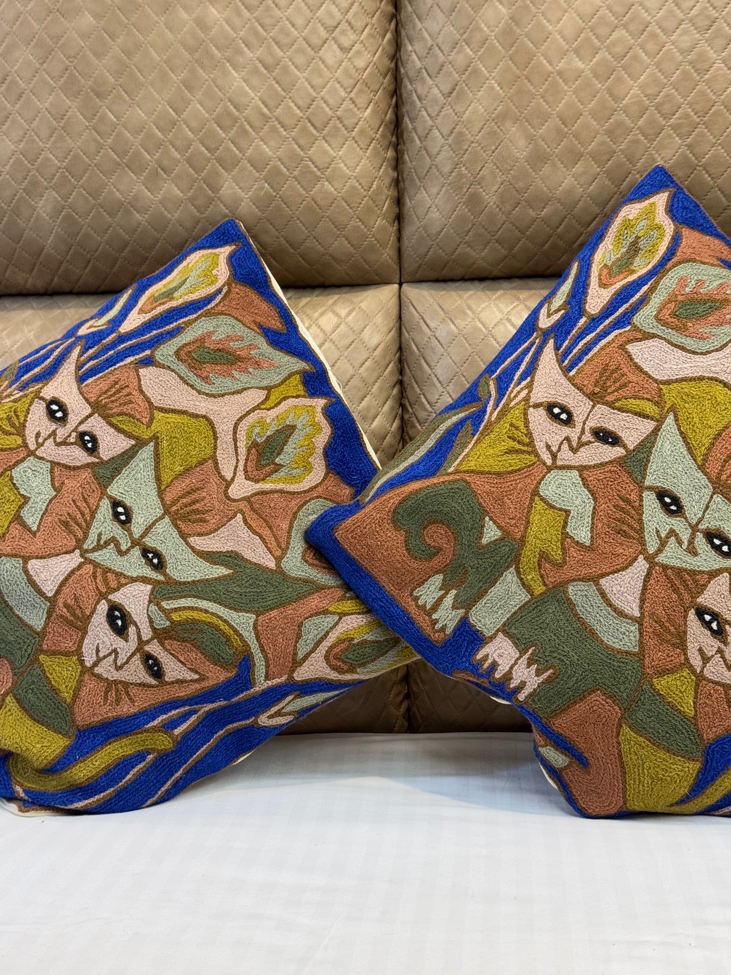 Mesmerizing Cat Design Handmade Chainstitch Cushion Cover (Set of Two)