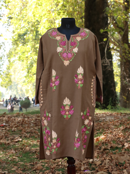 Gulposh-e-chinar:Chinar Aari Embroidery Pheran